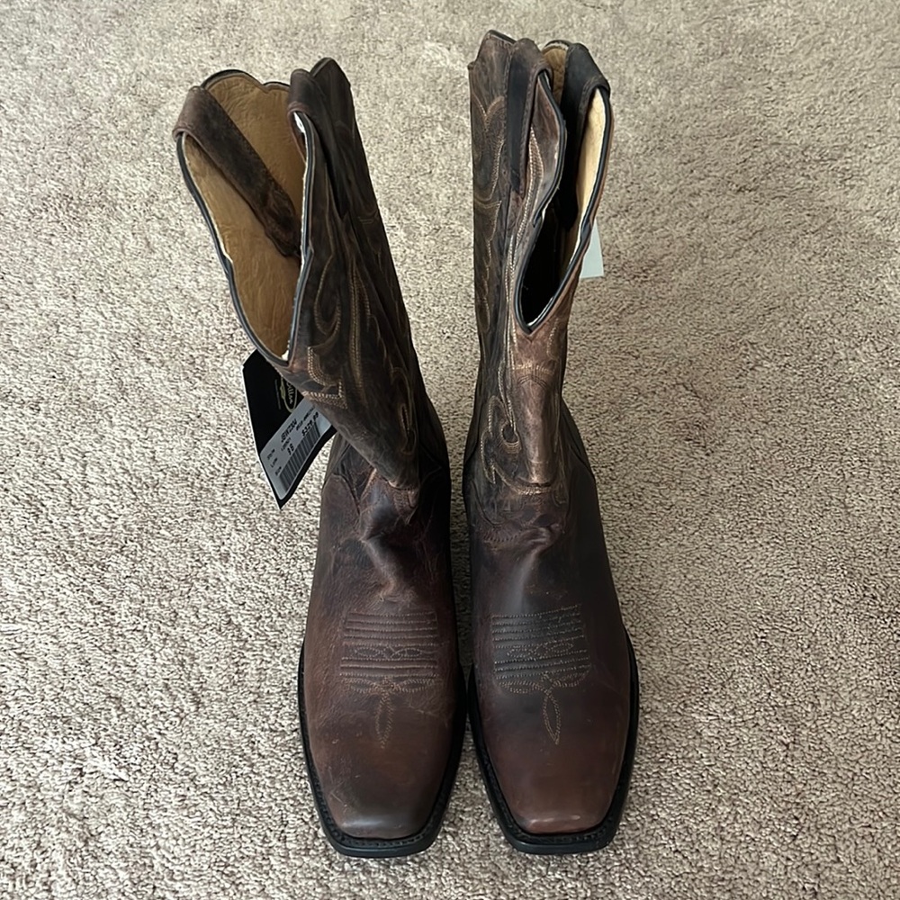 Brown Leather Cowboy Boots. Size 9.